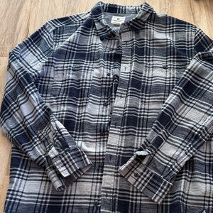 😀 Sperry Navy and White Plaid Button-Down Shirt